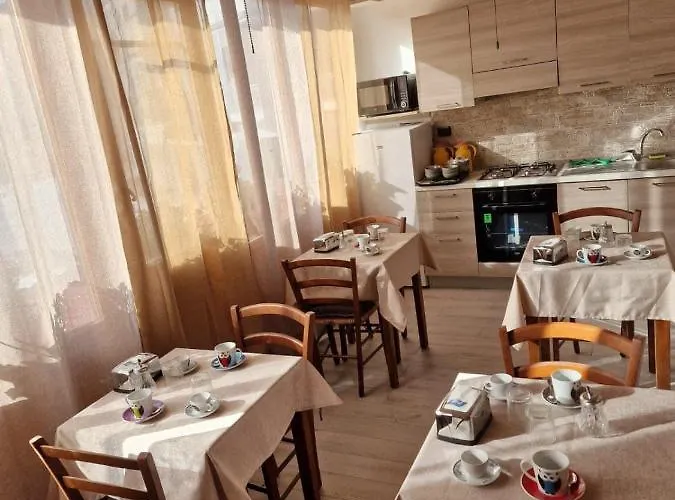 Mediterraneo ! 住宿加早餐酒店 帕奥拉